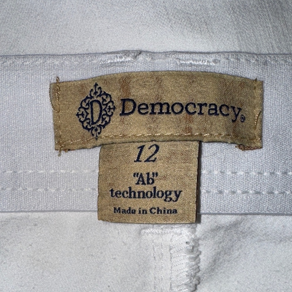 Democracy Jeans - Picture 3 of 7